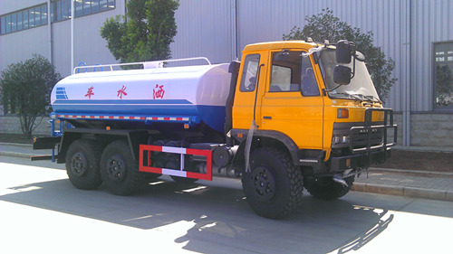 6驅(qū)越野灑水車